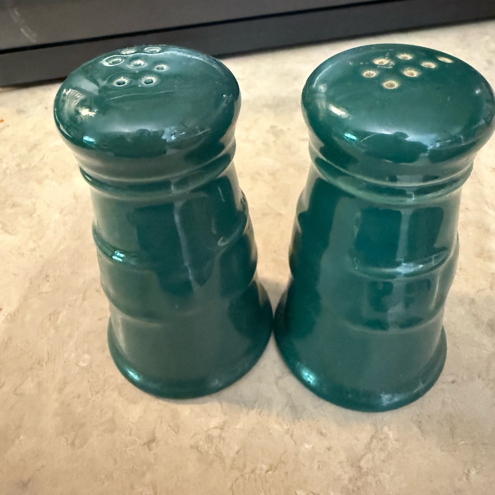 Longaberger Green Ceramic Accents Salt and Pepper Shaker Set